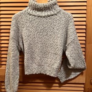 SILVER GREY HOLLISTER SWEATER